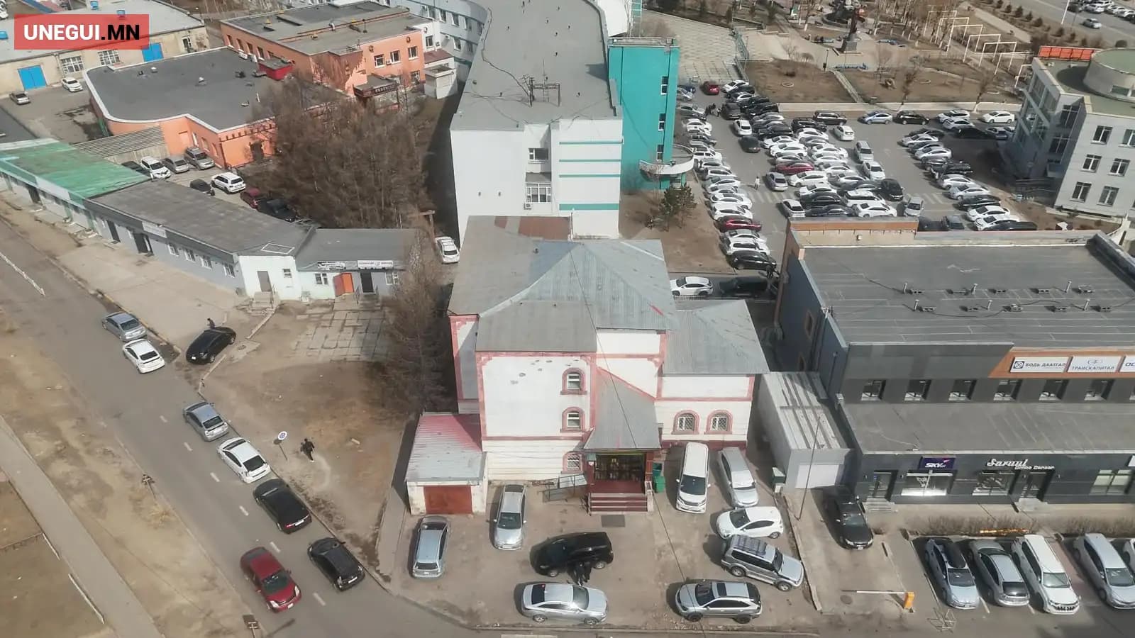 Эрдэнэт хотын төвд бие даасан объект 609 мкв