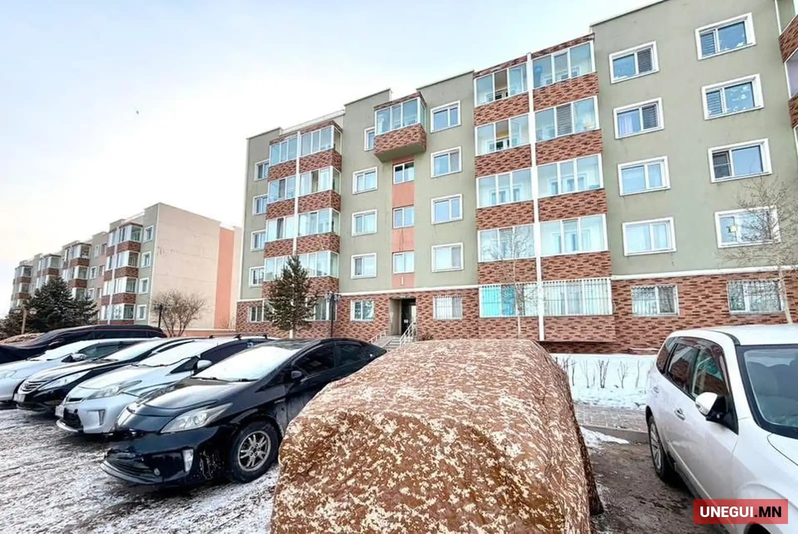 Эрдэнэт-өнөр хотхонд 3 өрөө орон сууц 70 м²