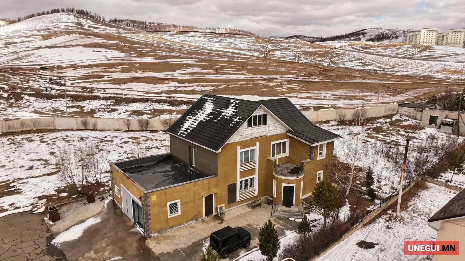 Эрдэнэт хот төвийн дэд бүтэцтэй хаус газрын хамт