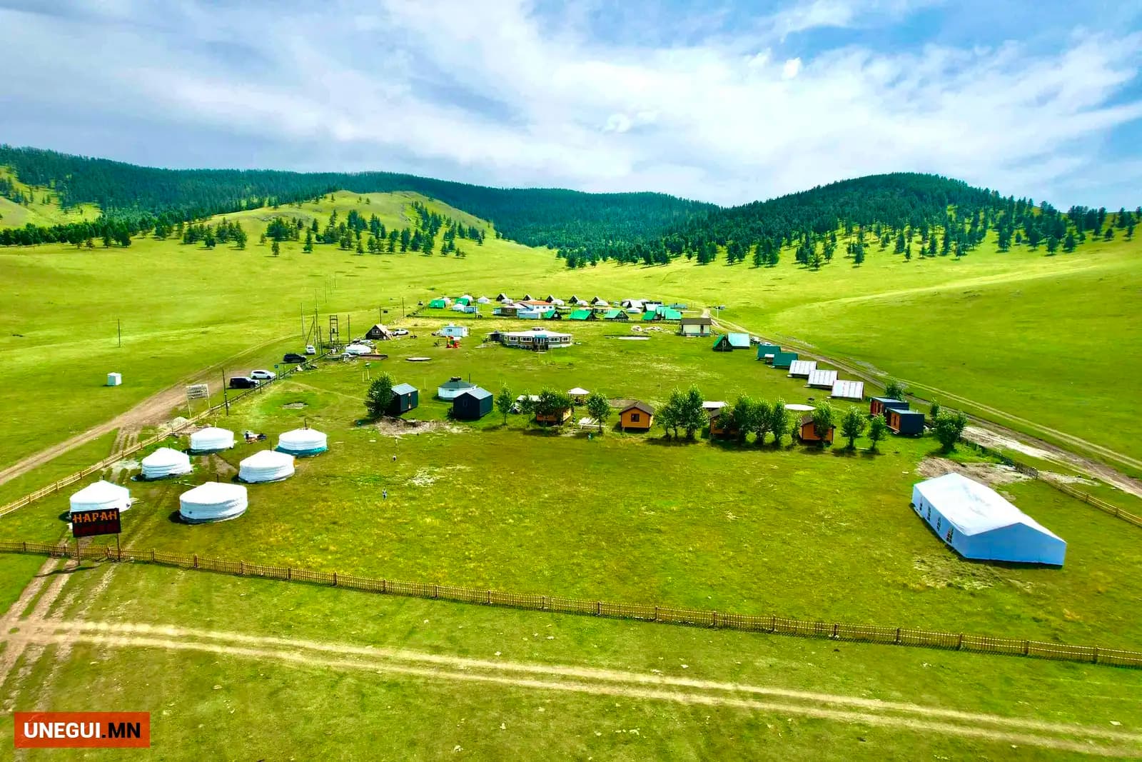 Эрдэнэтэд 12000 мкв газартай амралтын газар